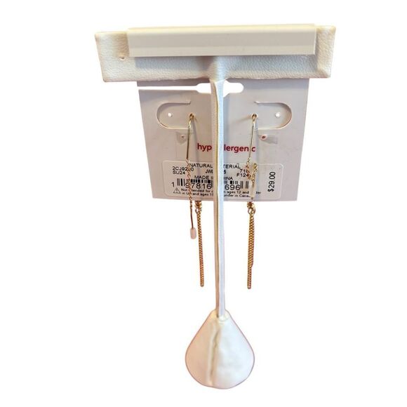 Small & Pretty Shell Dangle Threader Earrings. - Picture 4 of 6